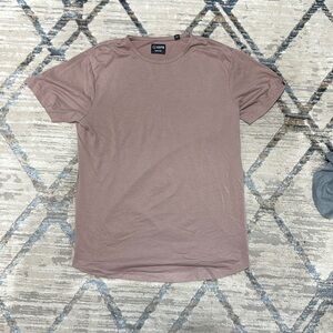 Cuts clothing curved hem t-shirt